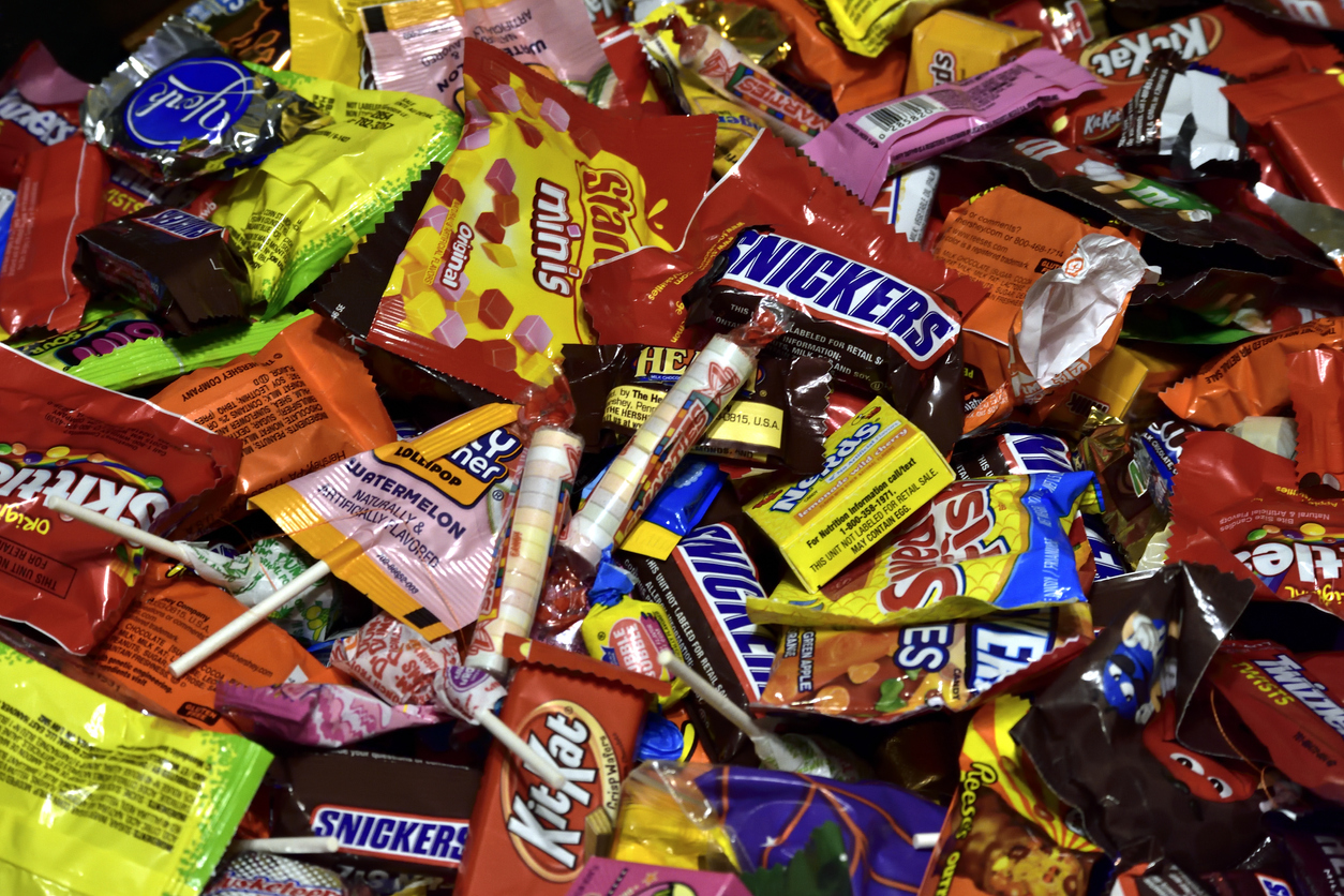 Large pile of candy. What are the best candy alternatives